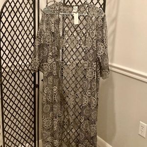 Anthropologie Akemi + Kin gray lace kimono
